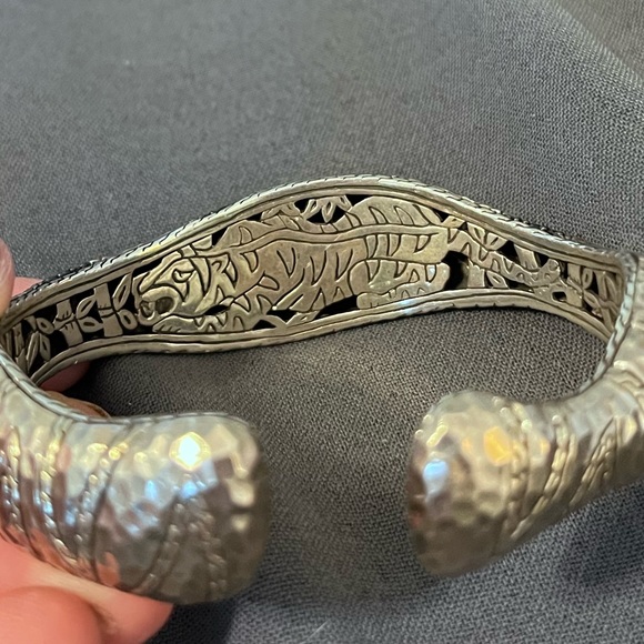 John Hardy Paul Macan Black Sapphire hinged cuff - Picture 4 of 4